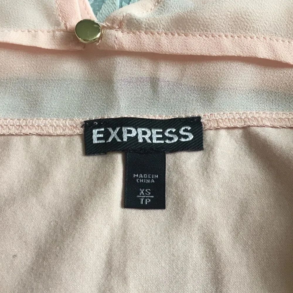 NWT Express blouse  - Picture 5 of 6